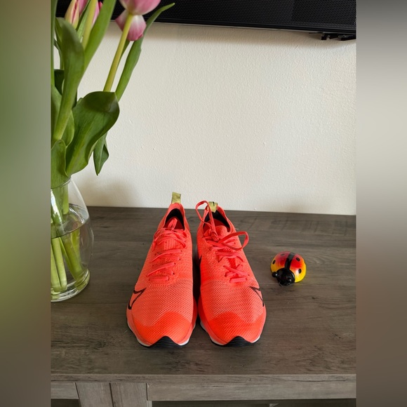 Nike shoes - Picture 1 of 6